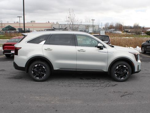 New 2026 Kia Sorento S AWD/4WD image 4