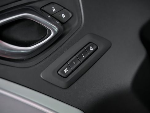 Used 2018 Chevrolet Camaro ZL1 RWD image 19