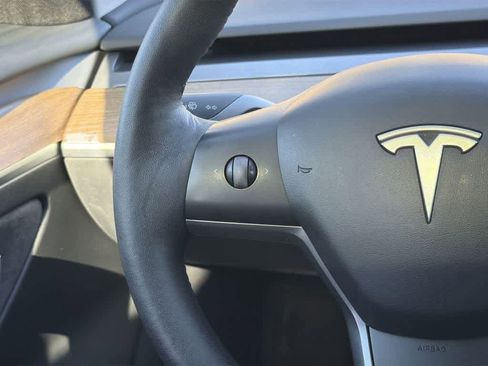Used 2022 Tesla Model 3 image 14