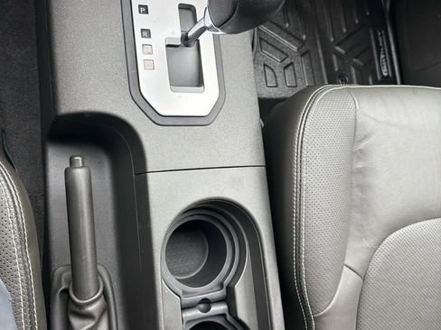 Used 2020 Nissan Frontier PRO-4X w/ Pro-4x Utility Package image 31