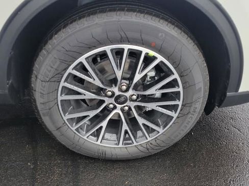 New 2026 Ford Escape SE w/ Class II Trailer Tow Package image 10