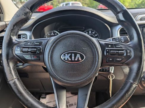 Used 2016 Kia Sorento AWD w/ LX Convenience Package image 19