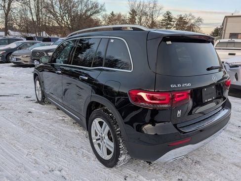 Used 2022 Mercedes-Benz GLB 250 4MATIC image 5
