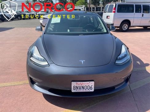 Used 2020 Tesla Model 3 Standard Range Plus image 3