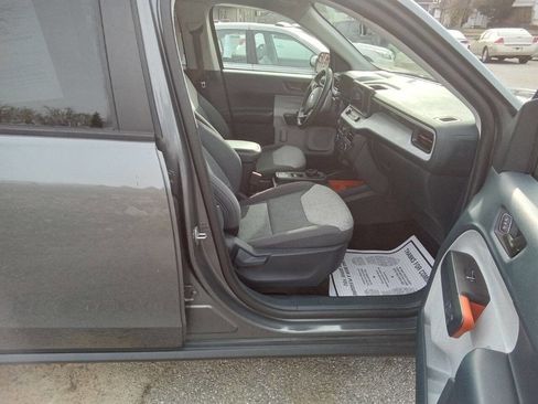 Used 2022 Ford Maverick XLT image 3