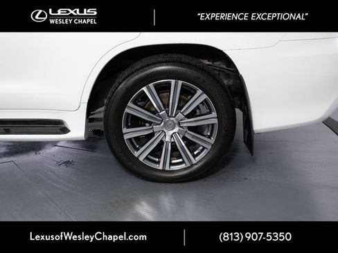 Used 2016 Lexus LX 570 4WD w/ Luxury Package image 11