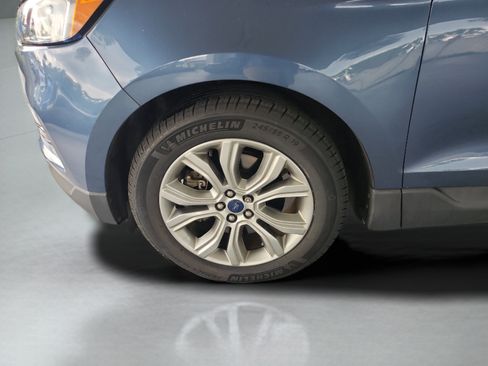 Used 2019 Ford Edge Titanium w/ Cold Weather Package AWD/4WD image 29