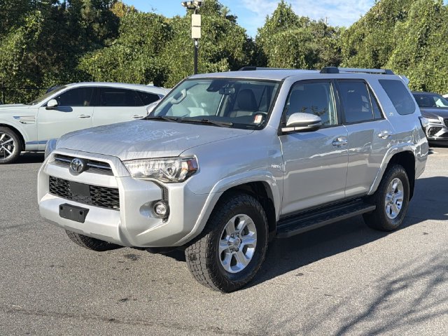 Used 2022 Toyota 4Runner SR5 Premium AWD/4WD image 3