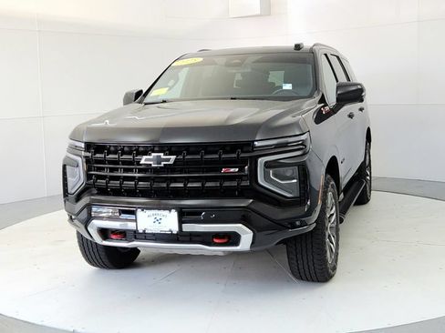 Used 2025 Chevrolet Tahoe Z71 w/ Comfort Package AWD/4WD image 2
