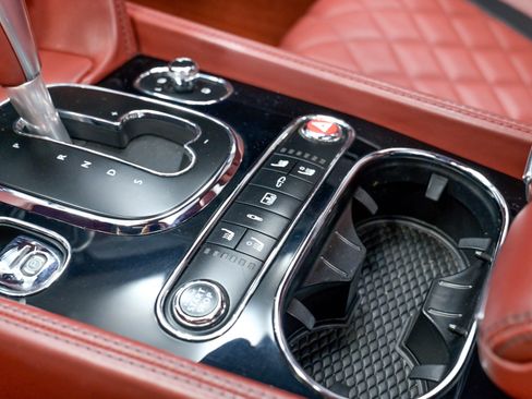 Used 2017 Bentley Flying Spur S W12 AWD/4WD image 91