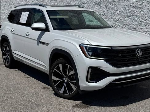 Used 2024 Volkswagen Atlas SEL Premium R-Line AWD/4WD image 2