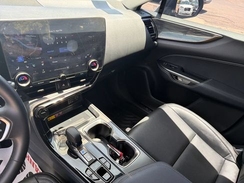 Used 2025 Lexus NX 350 AWD w/ Accessory Package (2T) image 17