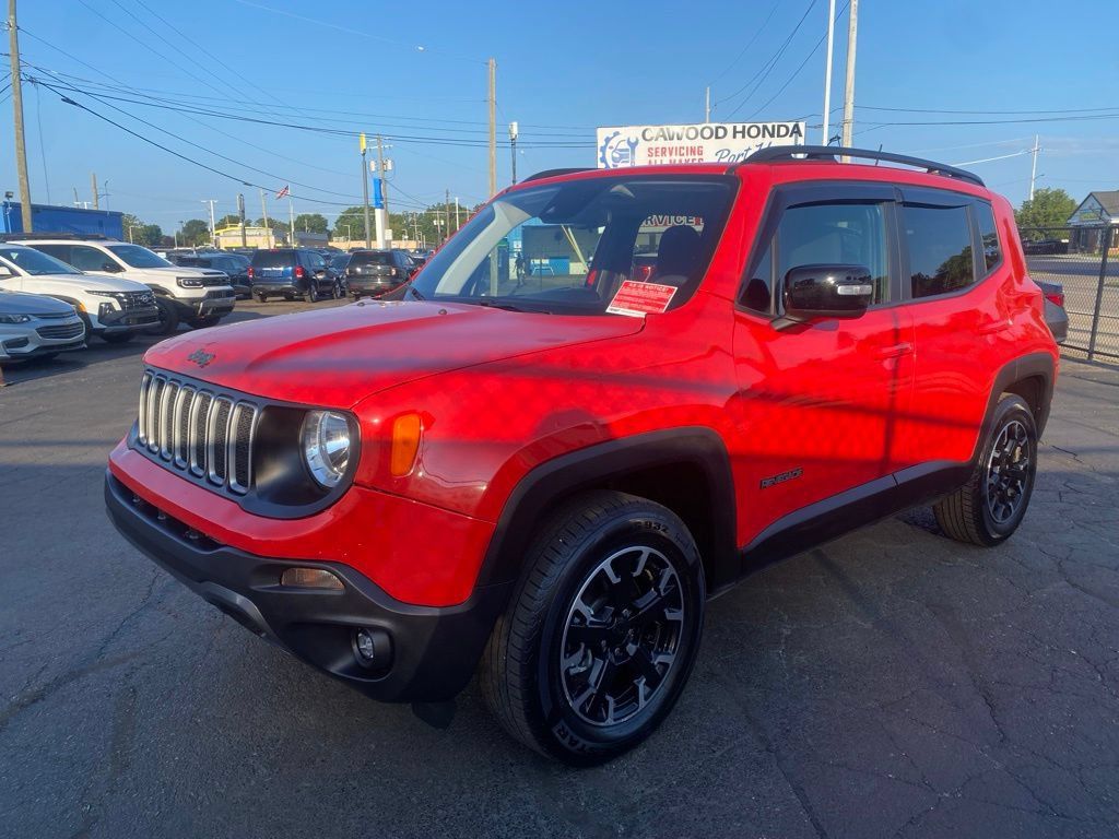 Used 2023 Jeep Renegade Latitude AWD/4WD image 7