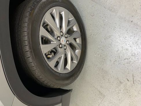 Used 2025 Buick Enclave Preferred FWD image 11