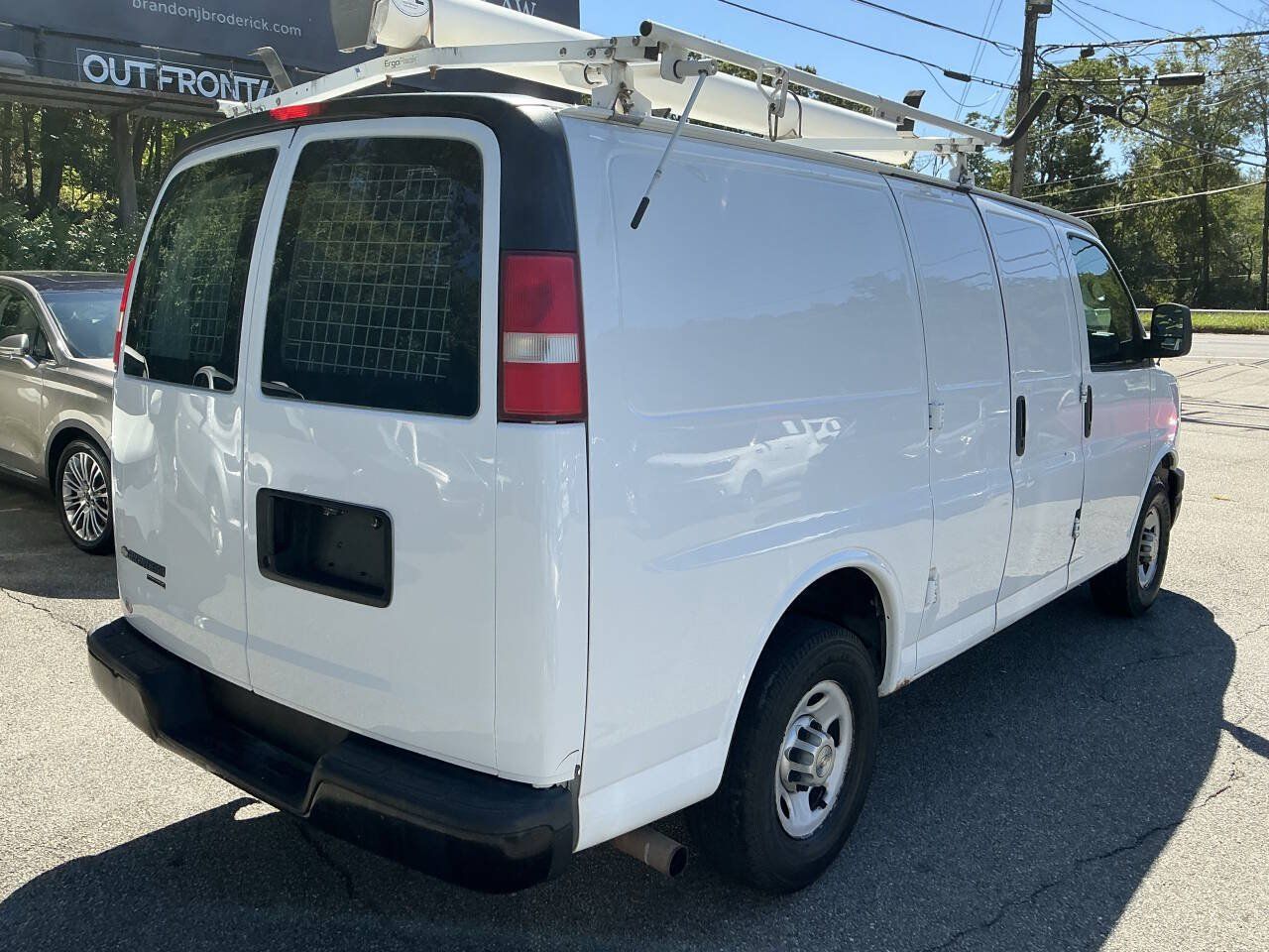 Used 2014 Chevrolet Express 2500 RWD image 5