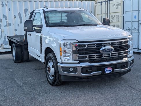 New 2025 Ford F350 XL w/ XL Chrome Package RWD image 2