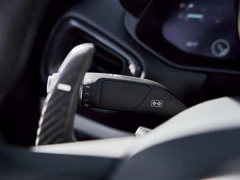 Used 2023 Aston Martin DBS Volante image 58