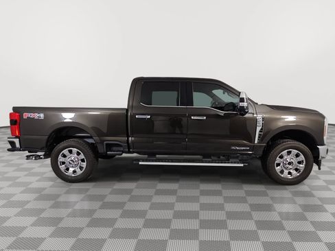 Used 2025 Ford F250 Lariat w/ Chrome Package AWD/4WD image 9