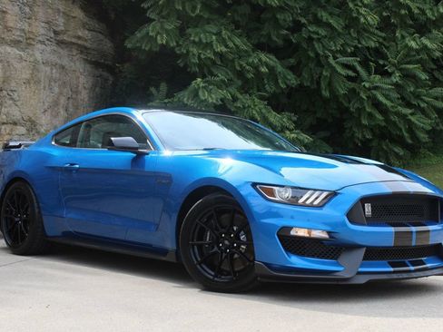 Used 2020 Ford Mustang Shelby GT350 w/ Technology Package RWD image 3