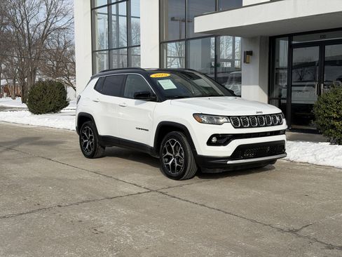 Used 2025 Jeep Compass Limited image 2