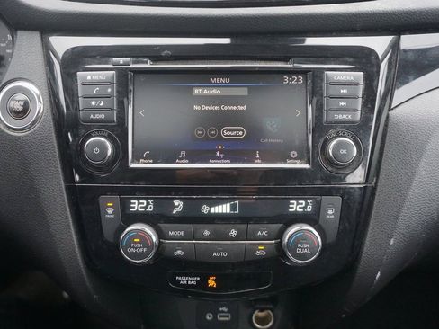 Used 2019 Nissan Rogue Sport SV image 8