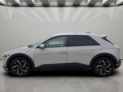 Used 2024 Hyundai Ioniq 5 SEL RWD image 2