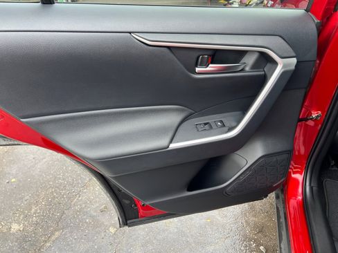 Used 2022 Toyota RAV4 SE image 27
