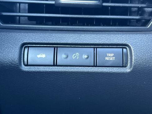 Used 2025 Nissan Altima 2.5 SV FWD image 28