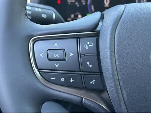 New 2026 Lexus UX 300h FWD image 33