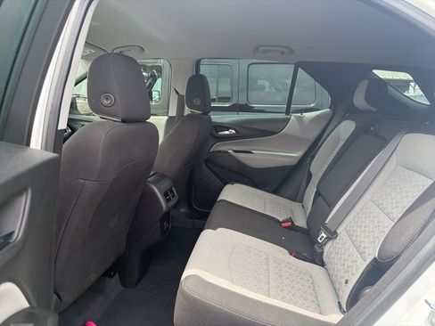 Used 2022 Chevrolet Equinox LS FWD image 14