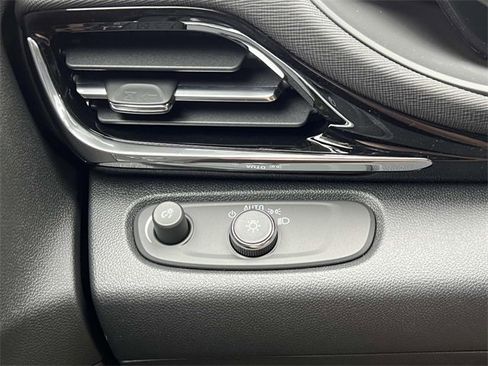 Used 2025 Buick Envista Sport Touring w/ Convenience I Package image 29