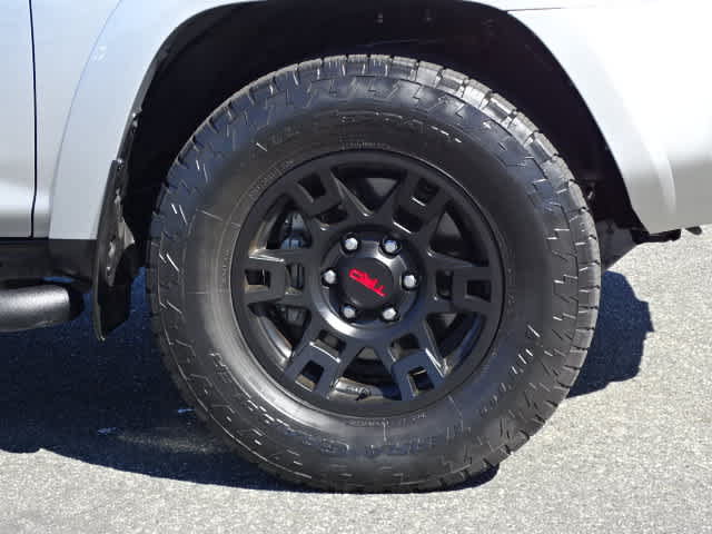 Used 2023 Toyota 4Runner SR5 Premium w/ Moonroof Package AWD/4WD image 8