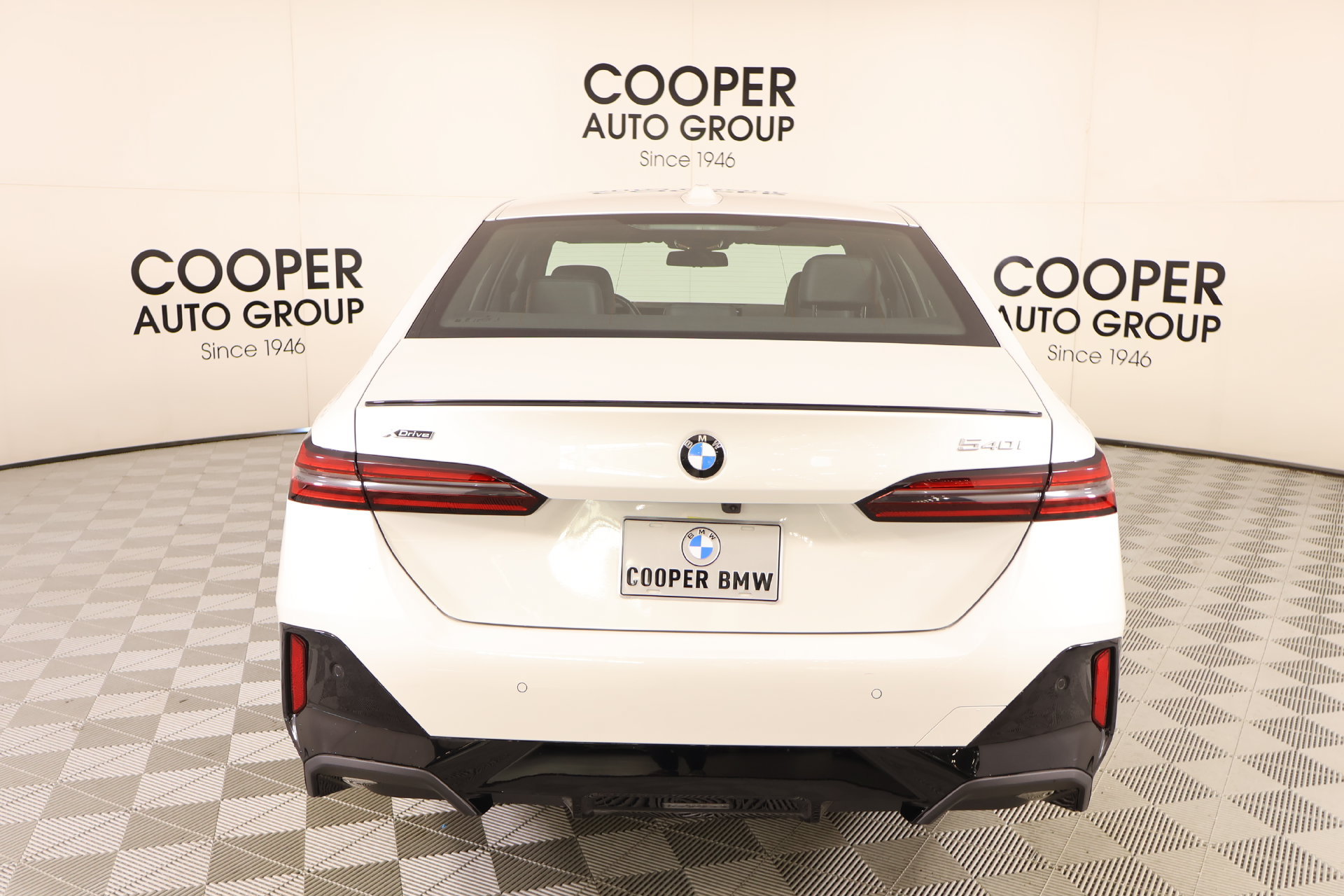 Used 2026 BMW 540i xDrive w/ M Sport Package AWD/4WD image 23
