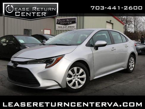 Used 2023 Toyota Corolla LE image 1