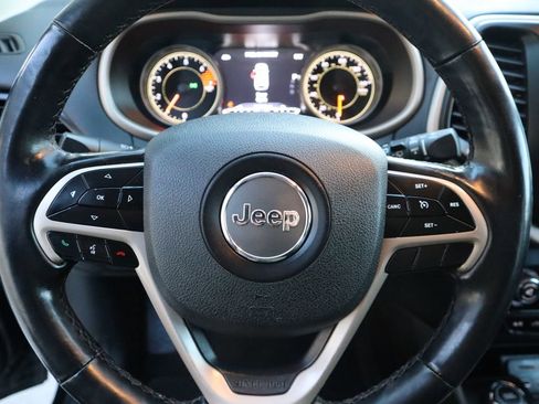 Used 2018 Jeep Cherokee Limited image 28