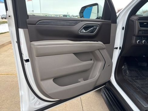 Used 2021 GMC Yukon SLT w/ SLT Luxury Plus Package image 12