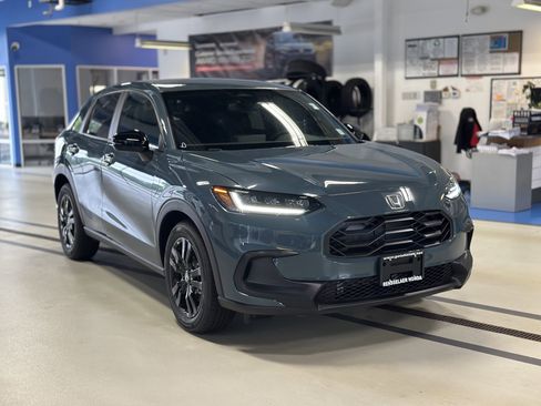 New 2026 Honda HR-V Sport image 3