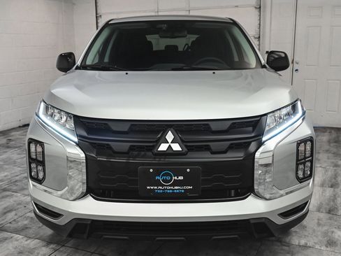 Used 2025 Mitsubishi Outlander Sport LE image 2