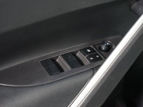 Used 2024 Toyota Corolla Cross XLE image 30