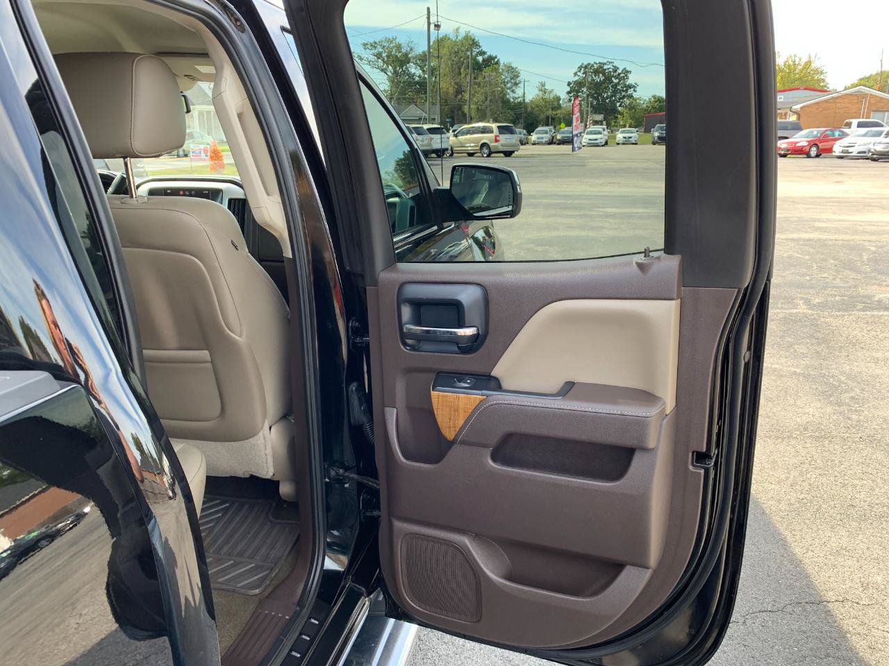 Used 2014 GMC Sierra 1500 SLT w/ SLT Preferred Package AWD/4WD image 31