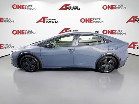 Used 2026 Toyota Prius Plug-In Hybrid image 4
