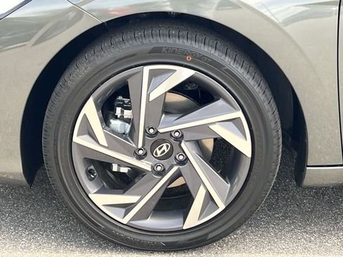 New 2026 Hyundai Elantra Limited FWD image 37