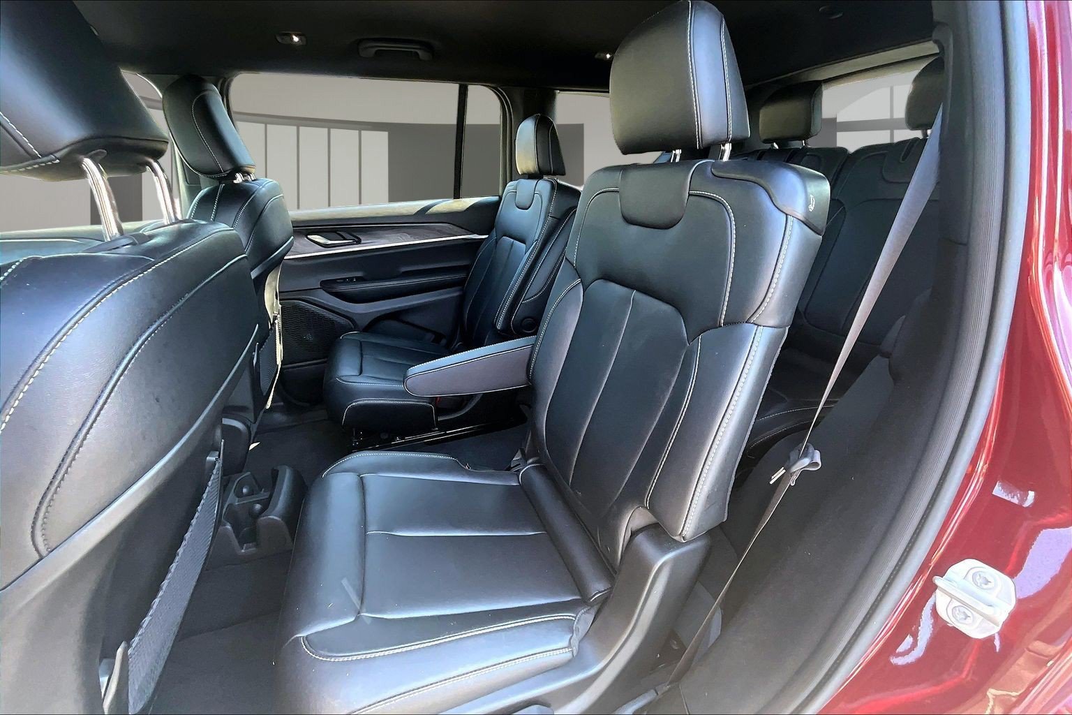 Used 2024 Jeep Grand Cherokee L Limited RWD image 24