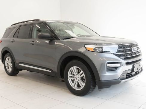 Used 2021 Ford Explorer XLT w/ Equipment Group 202A RWD image 9