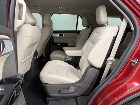 Used 2023 Ford Explorer Platinum w/ Technology Package image 20