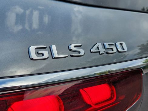 Used 2025 Mercedes-Benz GLS 450 4MATIC image 14