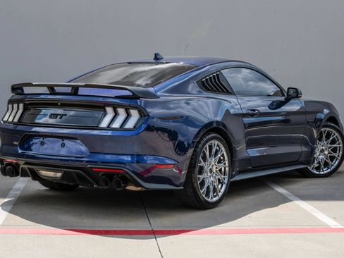 Used 2020 Ford Mustang GT Premium RWD image 4