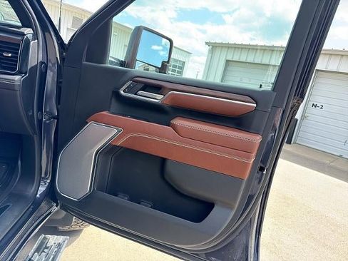 Used 2024 GMC Sierra 2500 Denali Ultimate AWD/4WD image 16