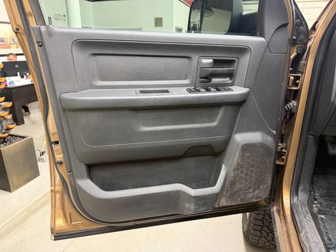 Used 2012 RAM 2500 ST w/ Chrome Appearance Group AWD/4WD image 10