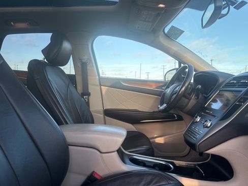 Used 2019 Lincoln MKC Select w/ Select Plus Package image 11